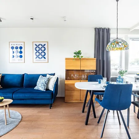 Perfect Spot! By Vaya * Varsovia