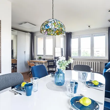Perfect Spot! By Vaya Apartamento Varsovia