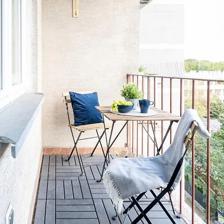 Perfect Spot! By Vaya * 바르샤바